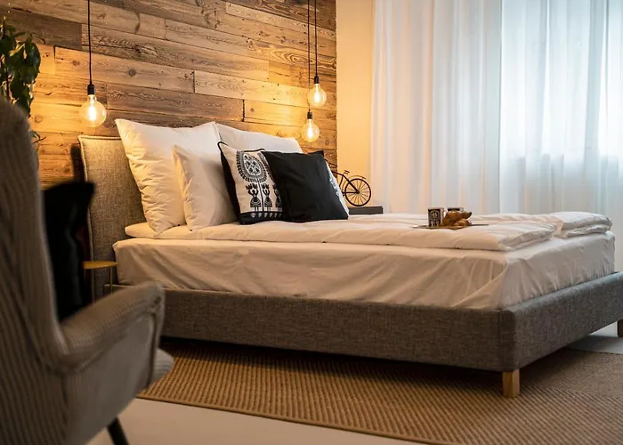 Folk By Anne Apartments & Rooms